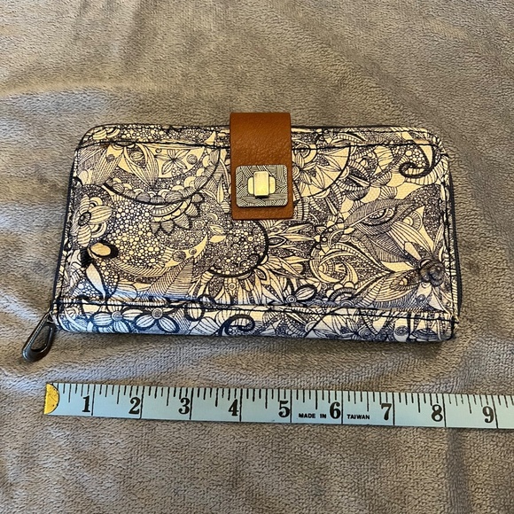 Sakroots Artist Circle Navy/White Clutch Organizer Zip Wallet - Picture 9 of 10